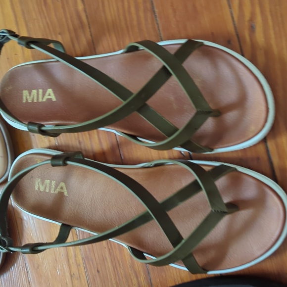 Women's Stylish Sandal Collection - Green, Brown, Black, White Size 8 - Picture 3 of 6